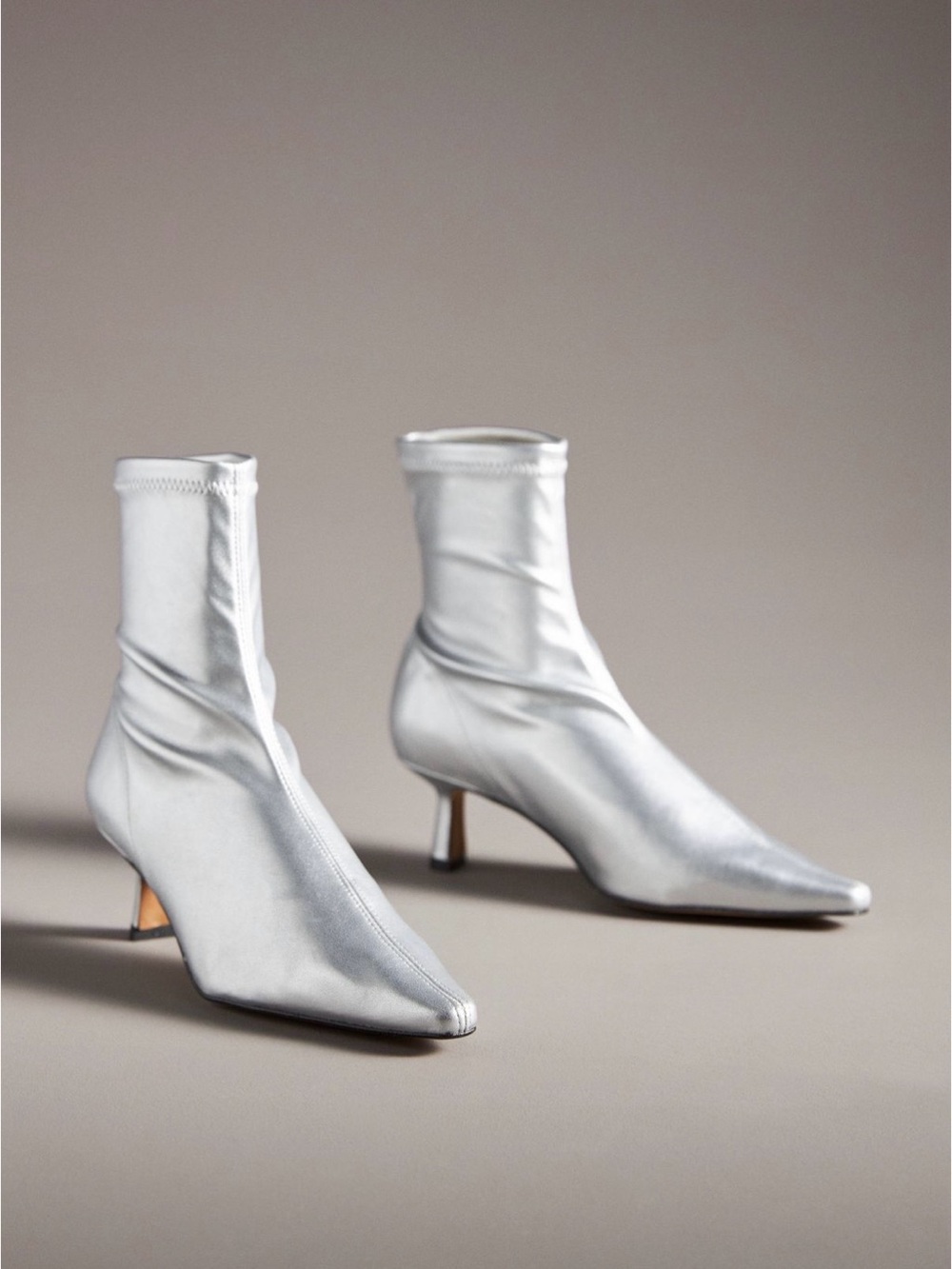 Ángel Alarcon Silver Stretch Sock Booties Pointed Toe & Kitten Heel Size 6